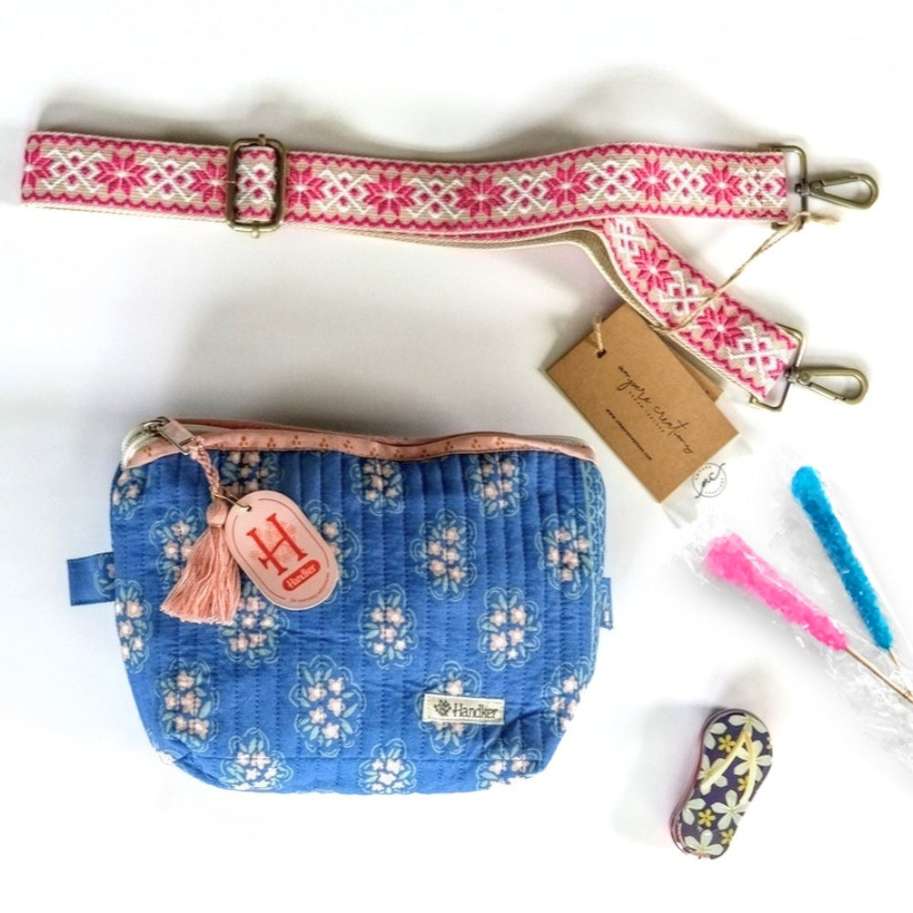 product_media/bundle/airy-bloom-travel-pouch-gift-box/airy-bloom-travel-pouch-gift-box2.jpg