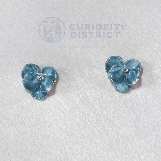 product_media/scentll-jewelry/floral-petal-stud-earrings/floral-petal-stud-earrings (1).jpg