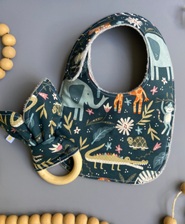 Signature Side-Close Baby Bib - Welcome to the Jungle × 1