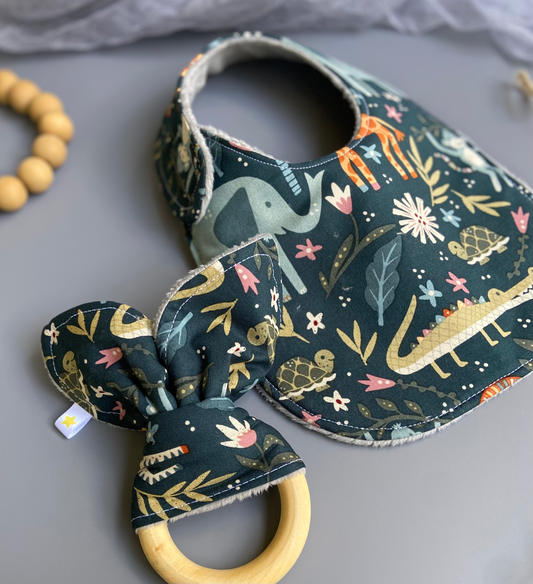 Front image of the Signature Side-Close Baby Bib, Welcome to the Jungle design